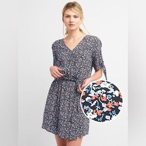 NWT Gap Tie-Sleeve Wrap Dress in Black Floral